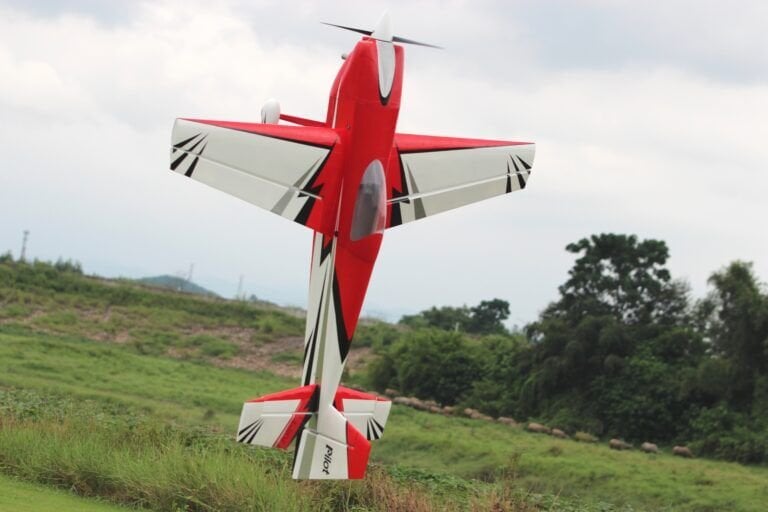 PİLOT RC EDGE 540 103'' 2.60M KIRMIZI BEYAZ