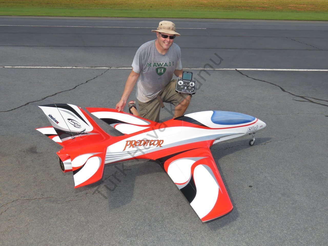 PİLOT RC PREDATÖR 1,8 M KIRMIZI BEYAZ